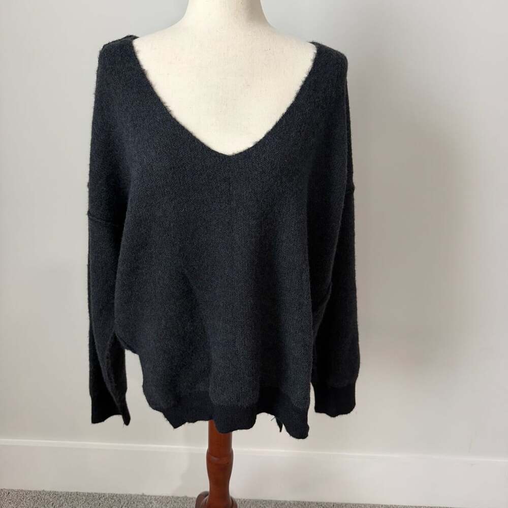 Free People Sweater Weather V-Neck Size M Black Nylon Pullover